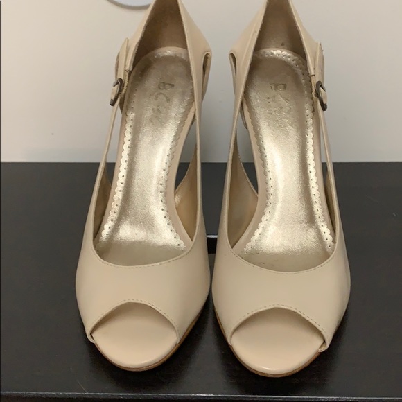 BCBGparis peep toe pums size 7.5B - Picture 4 of 8